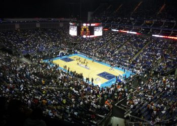 NBA London New York Knicks Washington Wizards | Photo: Pete Simpson www.flickr.com:photos:ikibau:2949502786