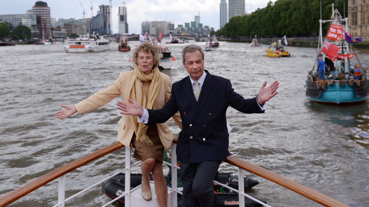 Kate Hoey and Nigel Farage campaigning for pro-Brexit group Fishing for Leave before the 2016 EU Referendum (PA)