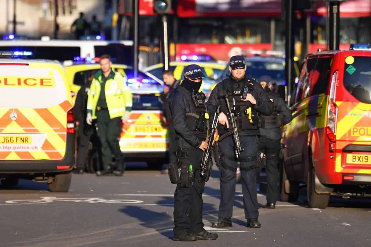 Police arrive at the London Bridge attack