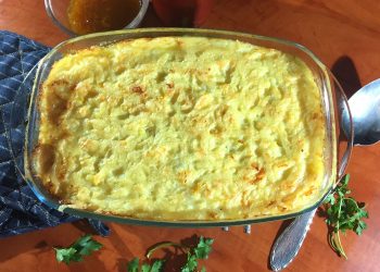 Traditional Cottage Pie with Dried Thyme