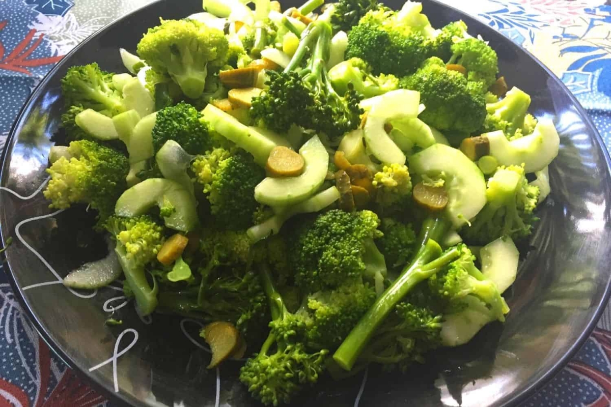Crispy Broccoli Salad