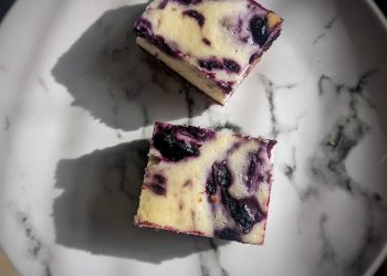 Blueberry Biscoff Cheesecake